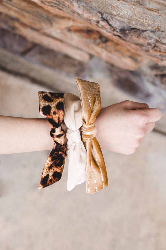 The Cute Bun Velvet Tie